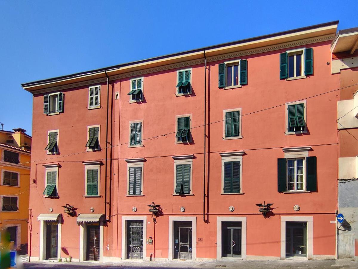 B&B "La Bottega D'Arte" Carrara Exterior photo