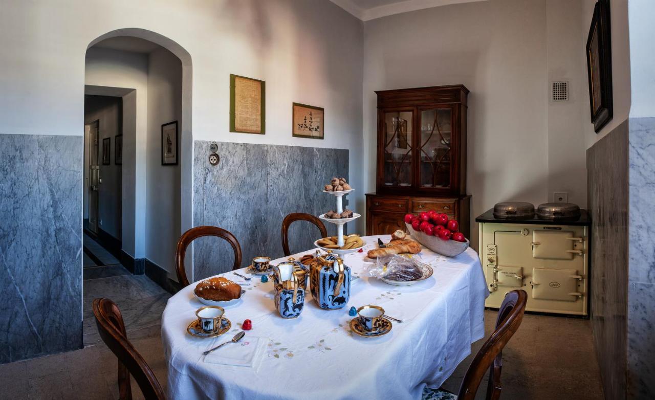 B&B "La Bottega D'Arte" Carrara Exterior photo